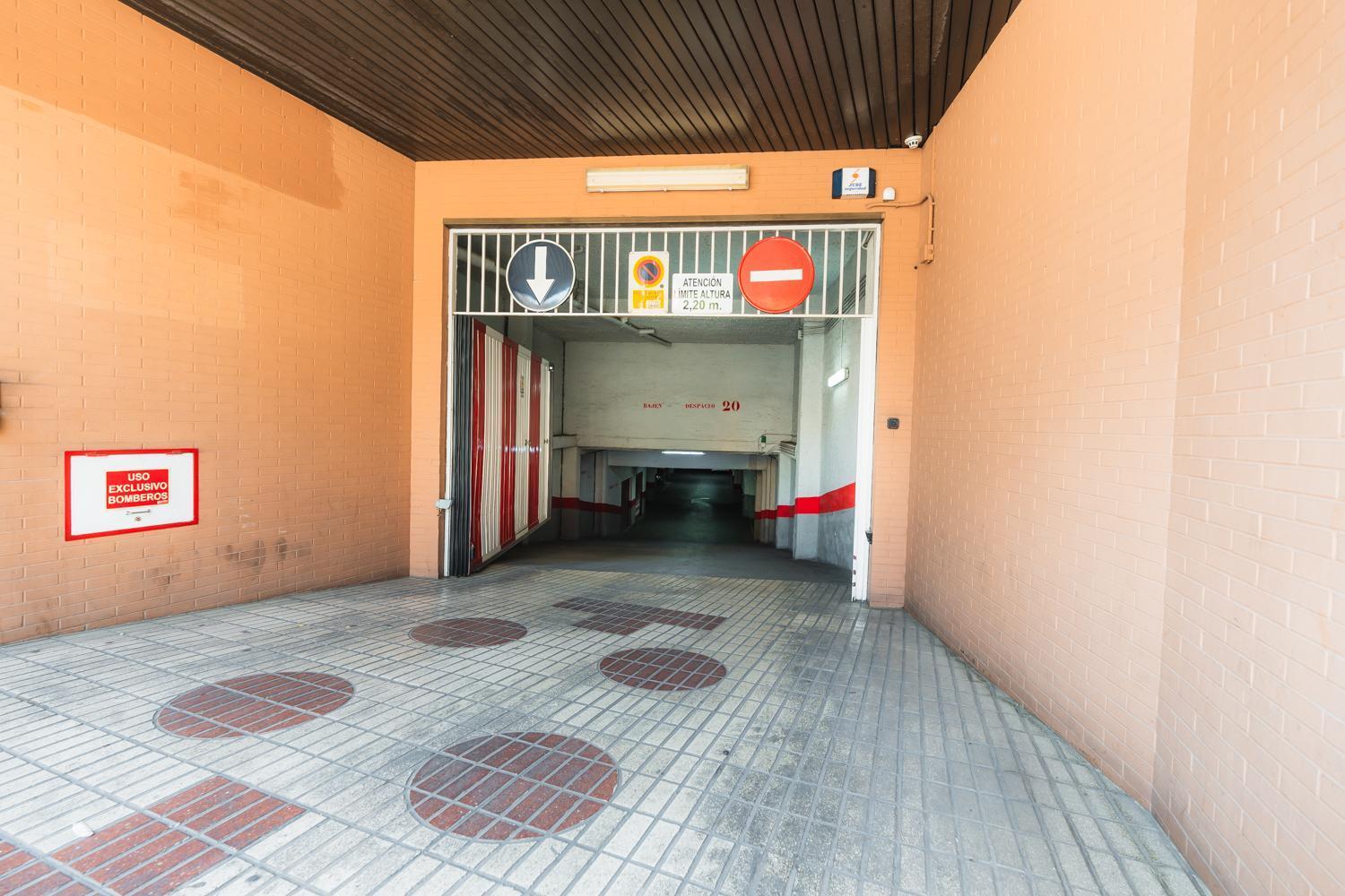 Constitucion Apartment - Free Parking Гранада Экстерьер фото